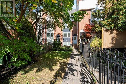 18 Sydenham Street, Toronto, ON - Outdoor