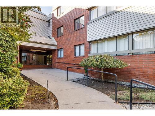 1075 Bernard Avenue Unit# 301, Kelowna, BC - Outdoor With Exterior