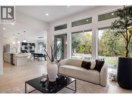 4234 Russo Street, Kelowna, BC - Indoor Photo Showing Living Room