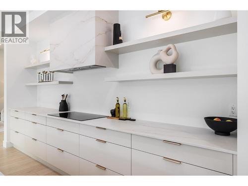 4234 Russo Street, Kelowna, BC - Indoor