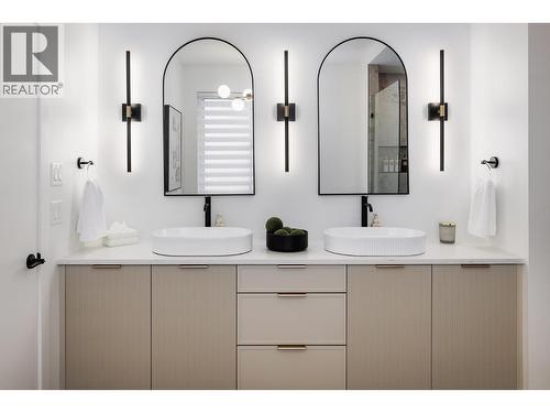 4234 Russo Street, Kelowna, BC - Indoor Photo Showing Bathroom