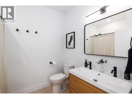 4234 Russo Street, Kelowna, BC - Indoor Photo Showing Bathroom