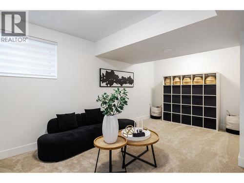 4234 Russo Street, Kelowna, BC - Indoor