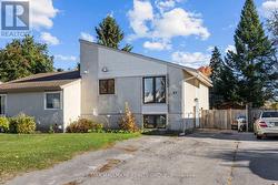 82 GLAMORGAN DRIVE  Ottawa, ON K2L 1R4