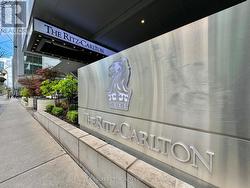 3404 - 183 WELLINGTON STREET W  Toronto, ON M5V 0A1