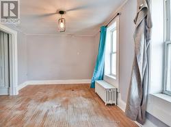 Tv/Room/Dining Room - 