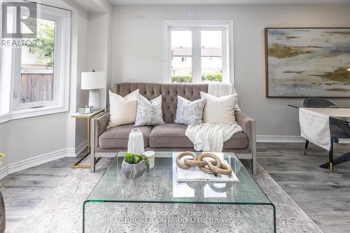 36 - 5255 Guildwood Way, Mississauga, ON - Indoor Photo Showing Living Room