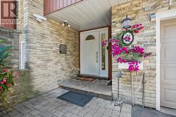 24 - 915 INVERHOUSE DRIVE  Mississauga, ON L5J 4B2