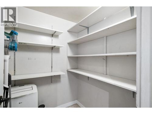 353 Boyce Crescent Unit# 14, Kelowna, BC - Indoor With Storage