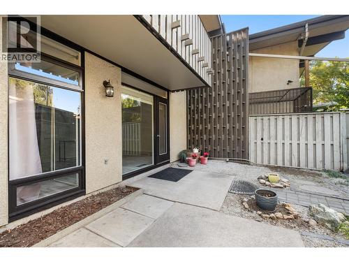 353 Boyce Crescent Unit# 14, Kelowna, BC - Outdoor With Exterior
