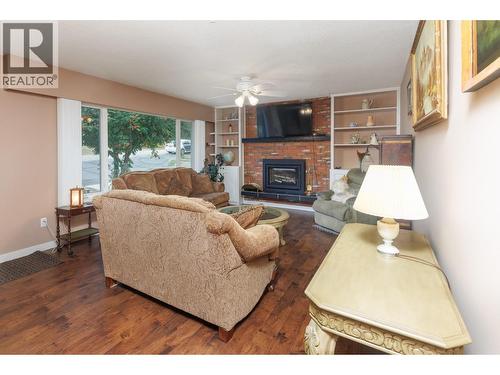 3380 28 Avenue Ne, Salmon Arm, BC - Indoor Photo Showing Living Room With Fireplace