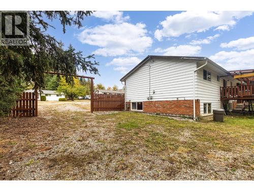 3380 28 Avenue Ne, Salmon Arm, BC - Outdoor