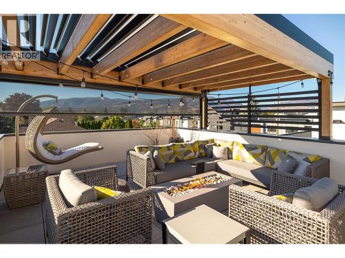 884 Patterson Avenue, Kelowna, BC - Outdoor With Deck Patio Veranda