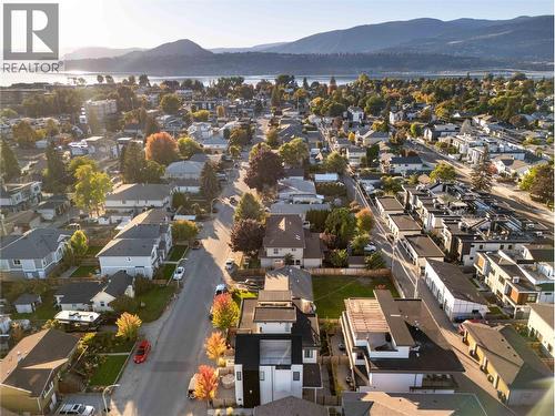 884 Patterson Avenue, Kelowna, BC - Outdoor With View