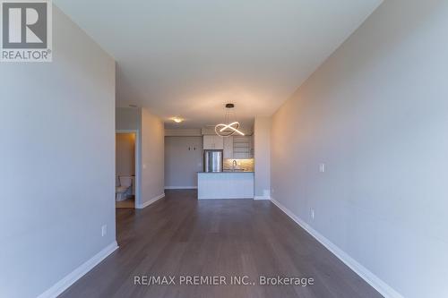 1401 - 55 Oneida Crescent, Richmond Hill, ON - Indoor Photo Showing Other Room
