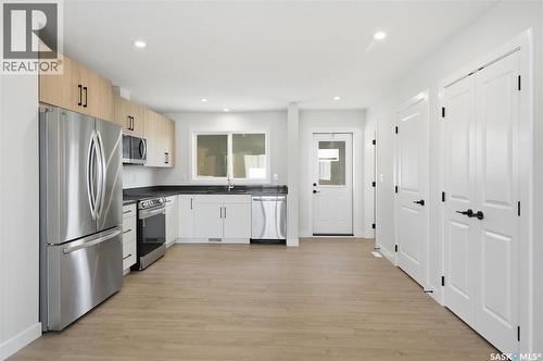 284 Asokan Bend, Saskatoon, SK - Indoor Photo Showing Kitchen