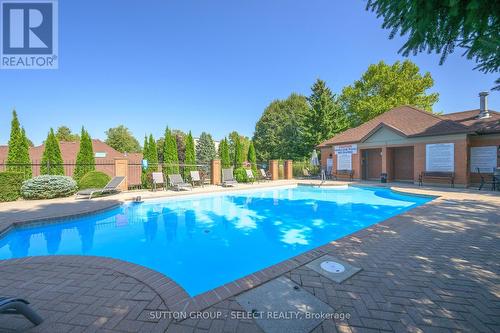 28 - 40 Quinella Drive, London South (South C), ON - Outdoor With In Ground Pool With Backyard