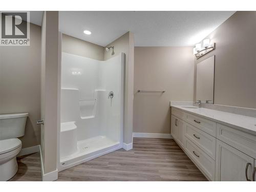 5640 51St Street Unit# 407, Osoyoos, BC - Indoor Photo Showing Bathroom