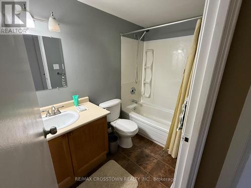 B12 - 40 Judge Avenue, North Bay, ON - Indoor Photo Showing Bathroom