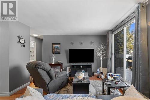 29 Laren Street, Wahnapitae, ON - Indoor Photo Showing Living Room
