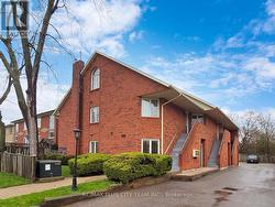 1 - 183 NELSON STREET  Oakville, ON L6L 3J4