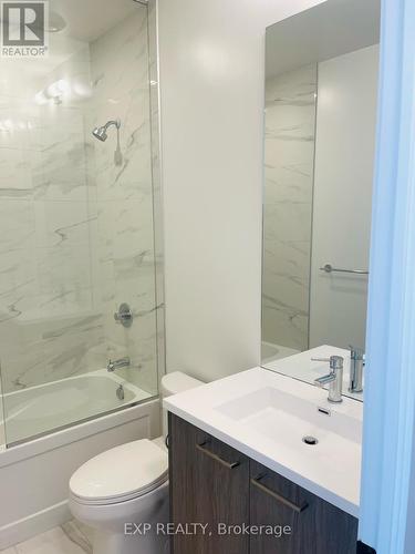 Ph2 - 28 Interchange Way, Vaughan, ON - Indoor Photo Showing Bathroom