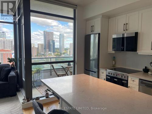 2107 - 281 Mutual Street, Toronto, ON - Indoor Photo Showing Kitchen