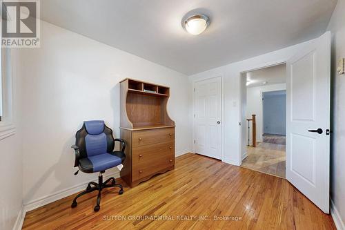 3 - 1517 Elm Road, Oakville, ON - Indoor