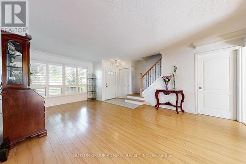3 - 1517 Elm Road, Oakville, ON - Indoor Photo Showing Living Room