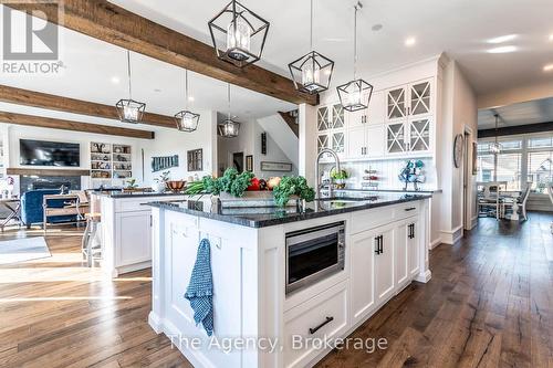 119 Willowbrook Drive, Welland (West Welland), ON - Indoor Photo Showing Kitchen With Upgraded Kitchen