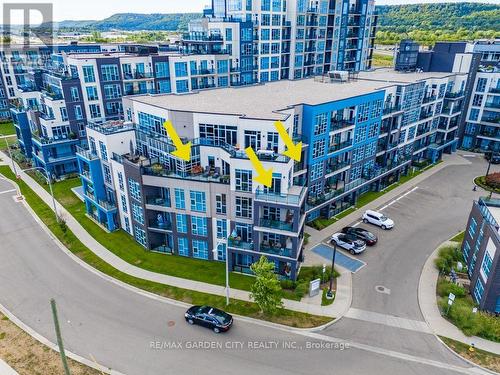 Corner Unit with 3 balconies - 408 - 10 Concord Place, Grimsby, ON - Outdoor