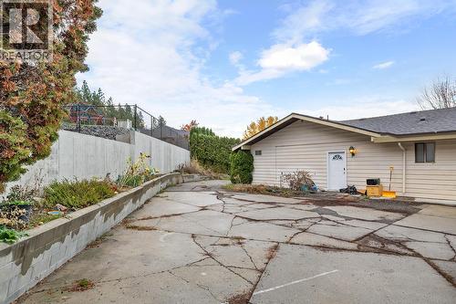 154 Applebrooke Crescent, Kelowna, BC - Outdoor