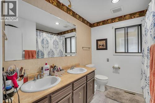 154 Applebrooke Crescent, Kelowna, BC - Indoor Photo Showing Bathroom