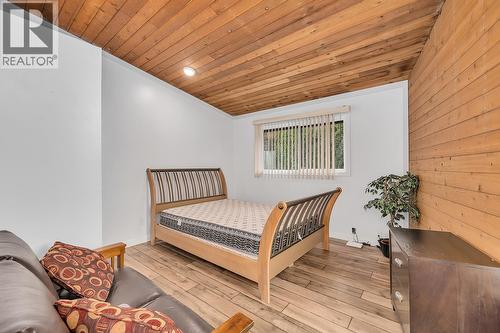 154 Applebrooke Crescent, Kelowna, BC - Indoor Photo Showing Bedroom