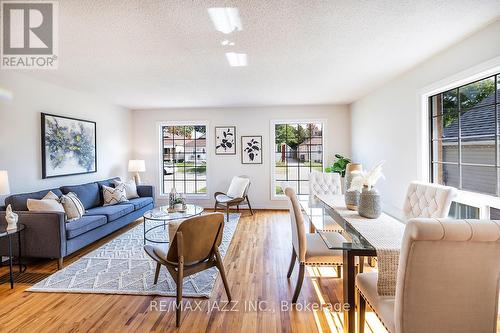 356 Verdun Road, Oshawa (Central), ON - Indoor Photo Showing Living Room