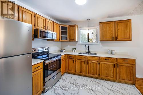 356 Verdun Road, Oshawa (Central), ON - Indoor Photo Showing Kitchen With Stainless Steel Kitchen With Double Sink