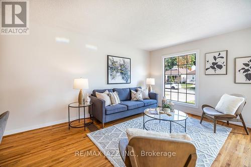 356 Verdun Road, Oshawa (Central), ON - Indoor Photo Showing Living Room