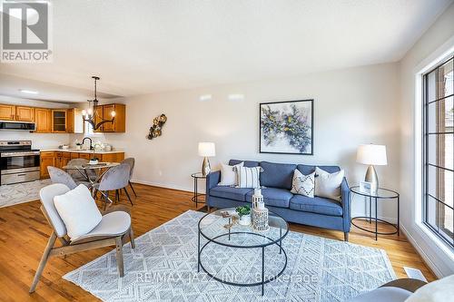 356 Verdun Road, Oshawa (Central), ON - Indoor Photo Showing Living Room