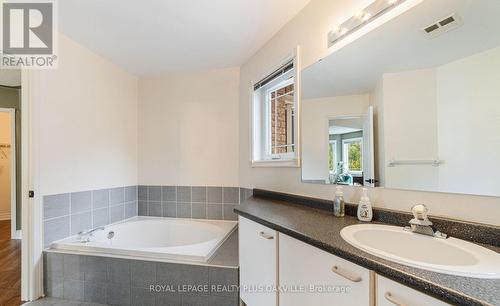 365 Turnberry Crescent, Mississauga, ON 