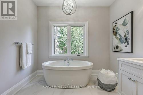 393 Rosebank Road, Pickering, ON - Indoor Photo Showing Bathroom