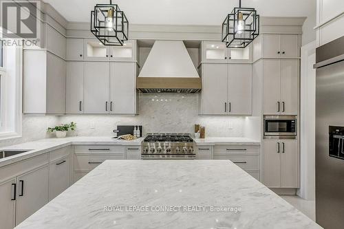 393 Rosebank Road, Pickering, ON - Indoor Photo Showing Kitchen With Upgraded Kitchen