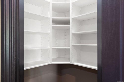 9715 Second St, Sidney, BC - Indoor With Storage