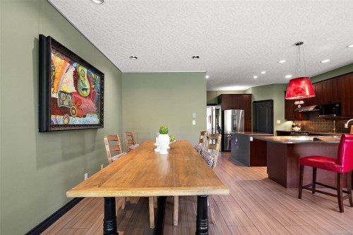 9715 Second St, Sidney, BC - Indoor