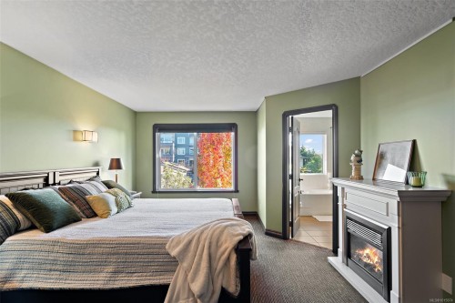 9715 Second St, Sidney, BC - Indoor Photo Showing Bedroom