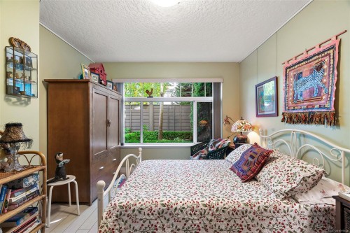 9715 Second St, Sidney, BC - Indoor Photo Showing Bedroom