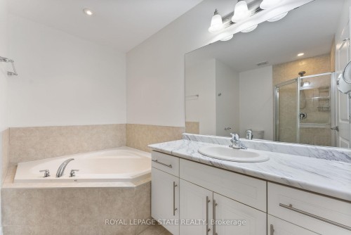 68 Dodman Crescent, Hamilton, ON - Indoor Photo Showing Bathroom