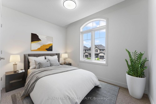 68 Dodman Crescent, Hamilton, ON - Indoor Photo Showing Bedroom