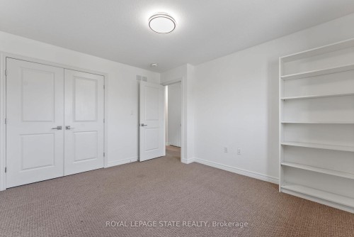 68 Dodman Crescent, Hamilton, ON - Indoor Photo Showing Other Room