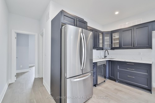 Third-60 Belvidere Avenue, Toronto, ON - Indoor Photo Showing Kitchen