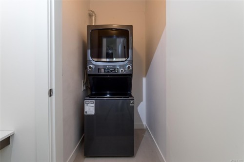 201-290 Wilfert Rd, View Royal, BC - Indoor Photo Showing Other Room